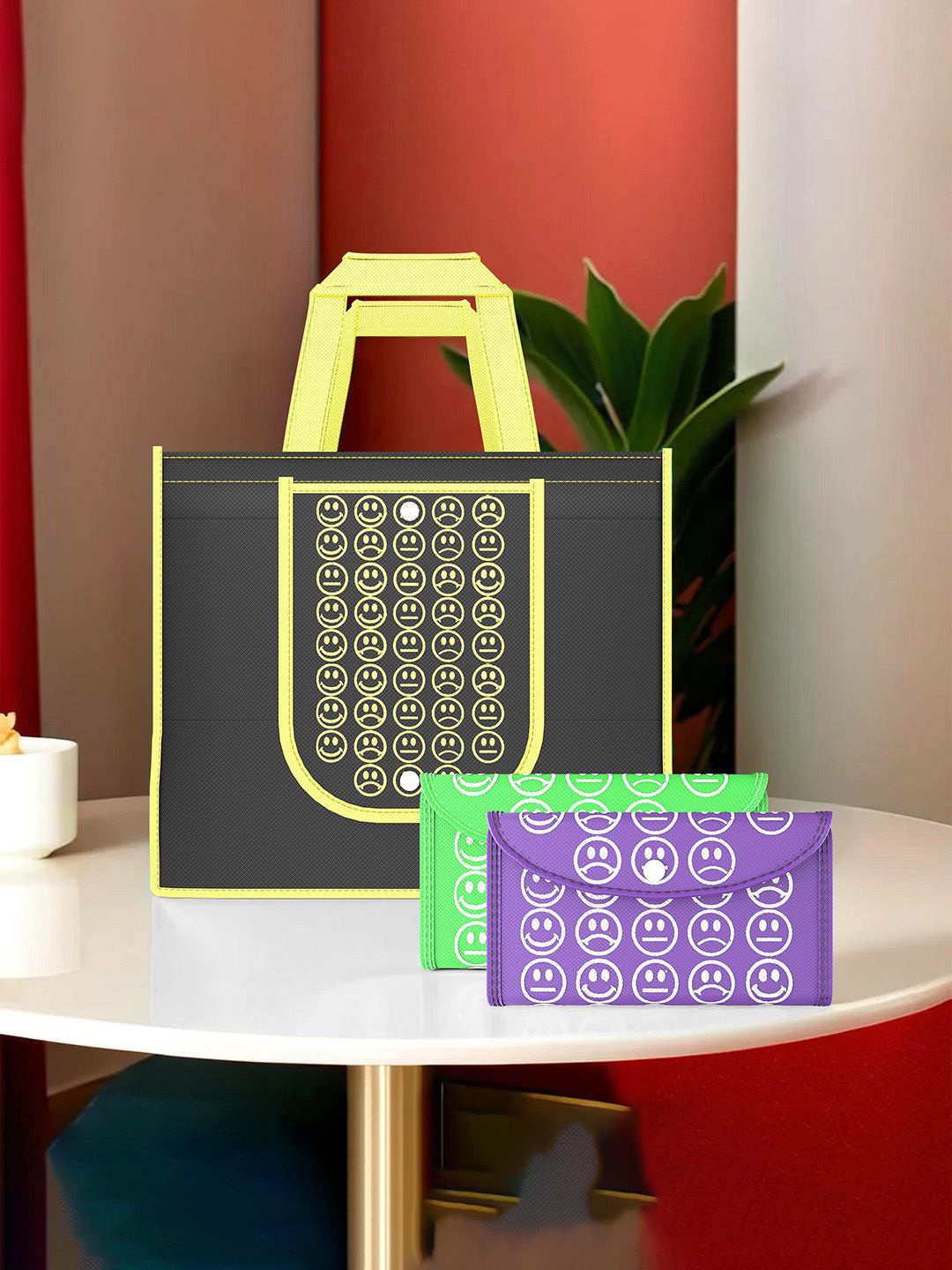 Kuber Industries Set of 3 Smiley Printed Lightweight Foldable & Reusable Shopping Bags, Black
Kuber Industries Set of 3 Smiley Printed Lightweight Foldable & Reusable Shopping Bags, Black