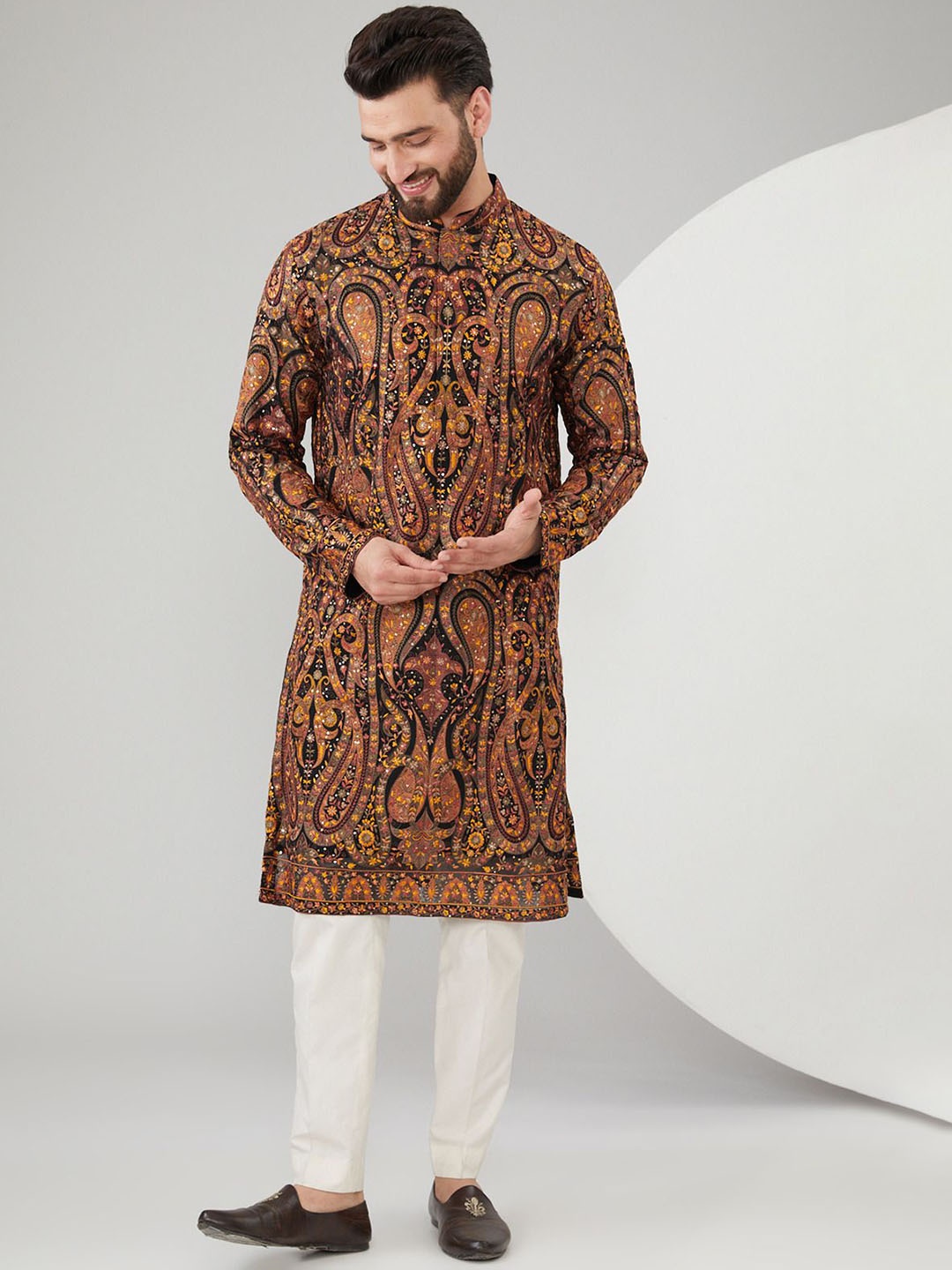 KASBAH CLOTHING NISHCHAIY SAJDEH Paisley Embroidered Georgette Straight Kurta, Brown
KASBAH CLOTHING NISHCHAIY SAJDEH Paisley Embroidered Georgette Straight Kurta, Brown