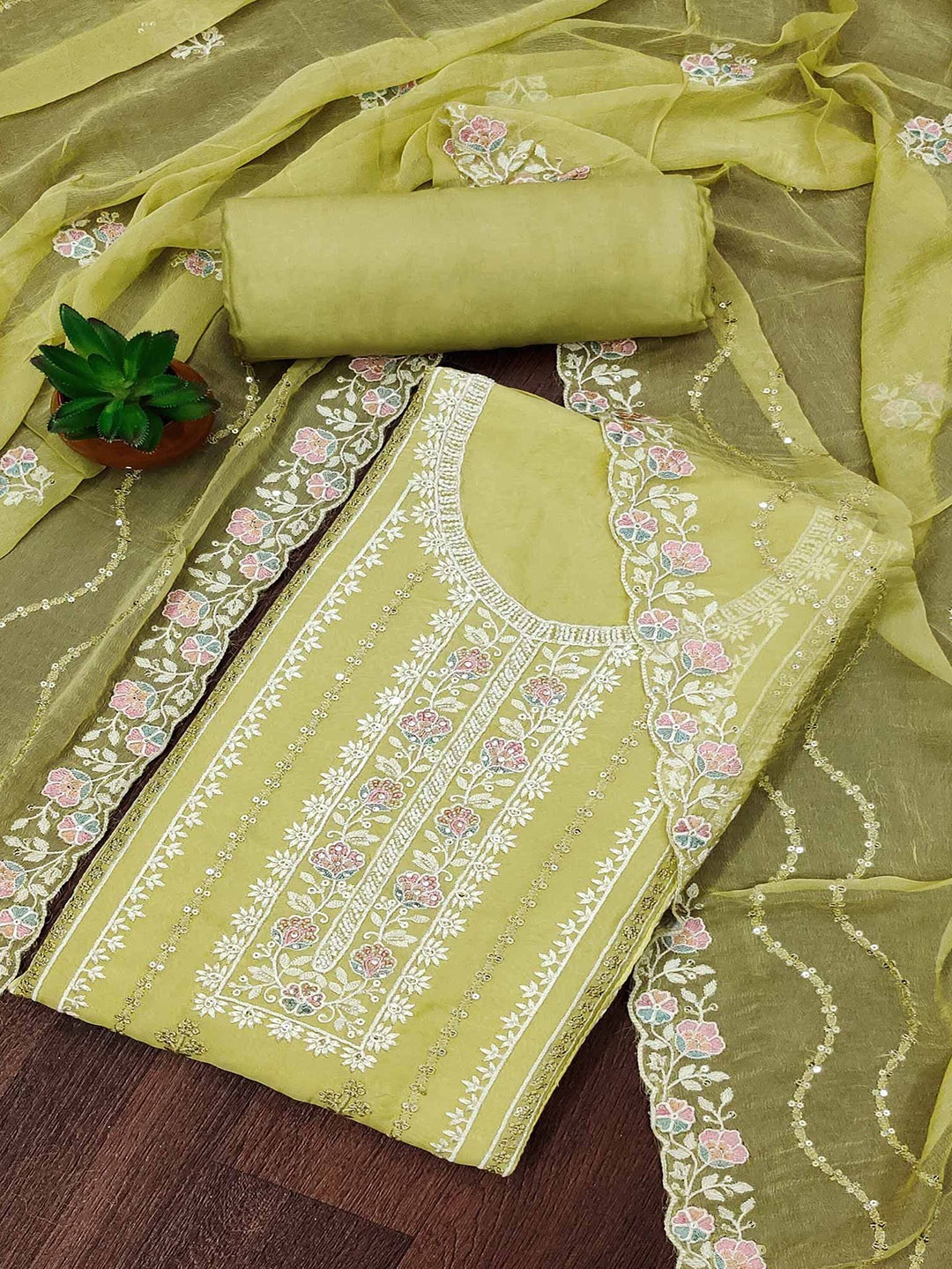 Peachmode Floral Embroidered Sequinned Organza Unstitched Dress Material, Green
Peachmode Floral Embroidered Sequinned Organza Unstitched Dress Material, Green