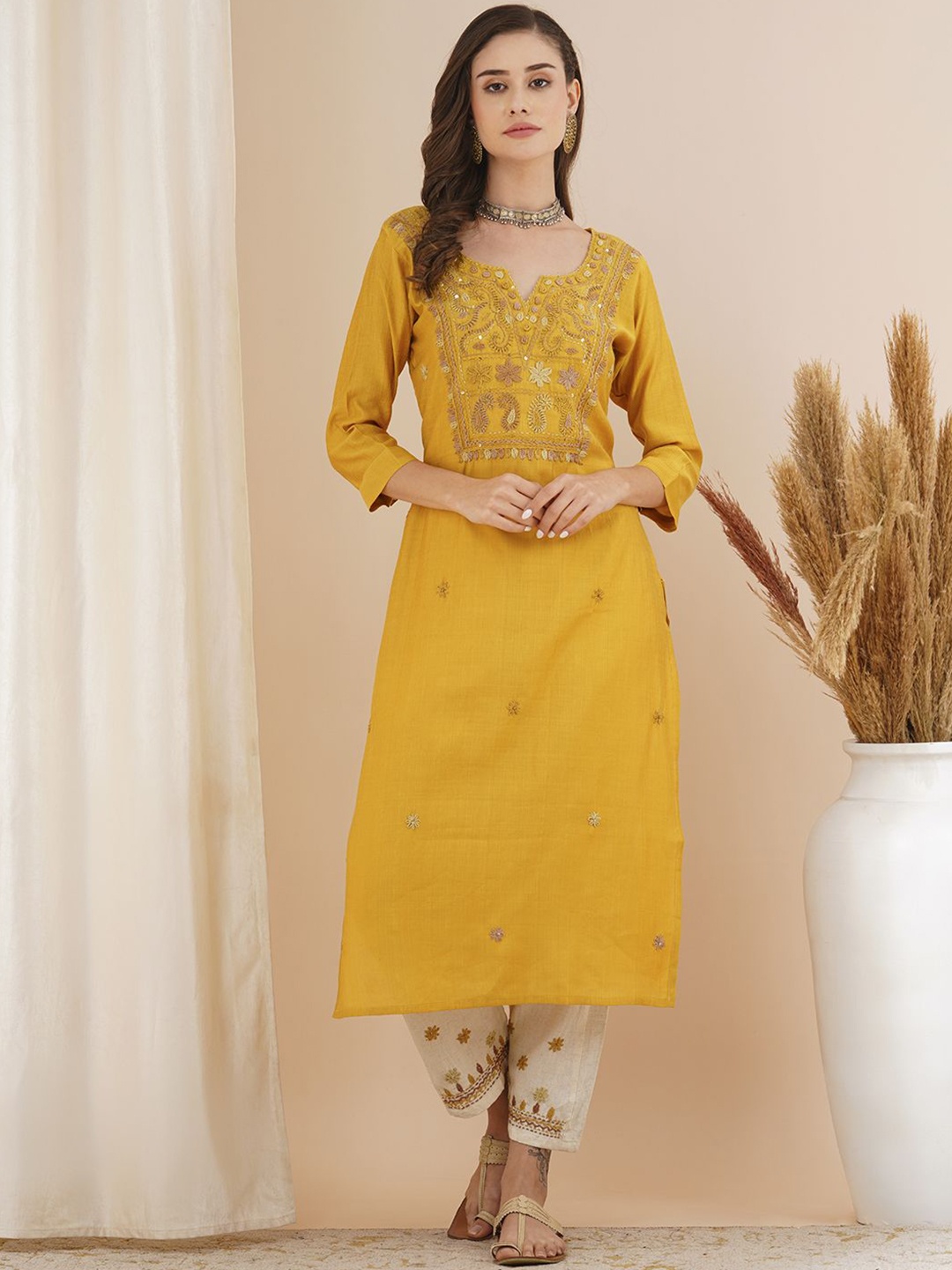 FASHOR Ethnic Motifs Embroidered Notched Neck Sequinned Straight Kurta With Trousers, Mustard
FASHOR Ethnic Motifs Embroidered Notched Neck Sequinned Straight Kurta With Trousers, Mustard
