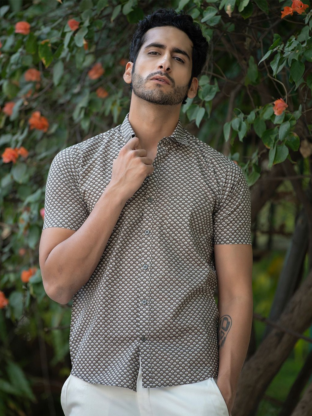 Tistabene Men Standard Spread Collar Conversational Printed Cotton Casual Shirt, Brown
Tistabene Men Standard Spread Collar Conversational Printed Cotton Casual Shirt, Brown