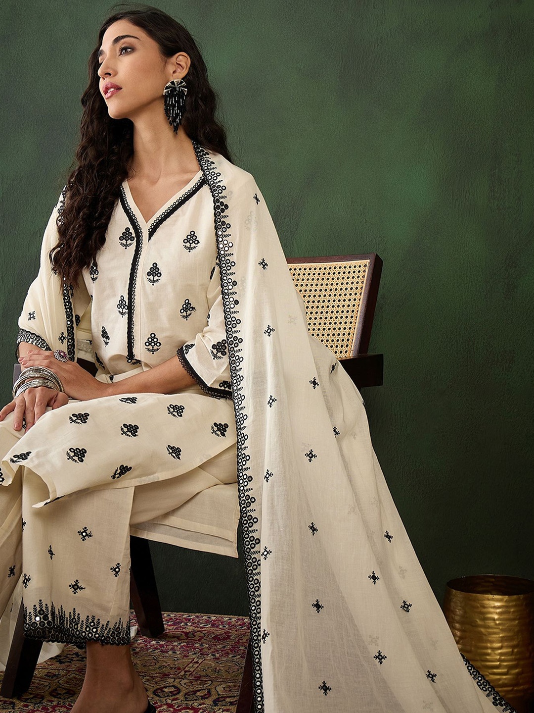 Sangria Off White Floral Embroidered Pure Cotton Mirror Work Kurta & Palazzos With Dupatta
Sangria Off White Floral Embroidered Pure Cotton Mirror Work Kurta & Palazzos With Dupatta