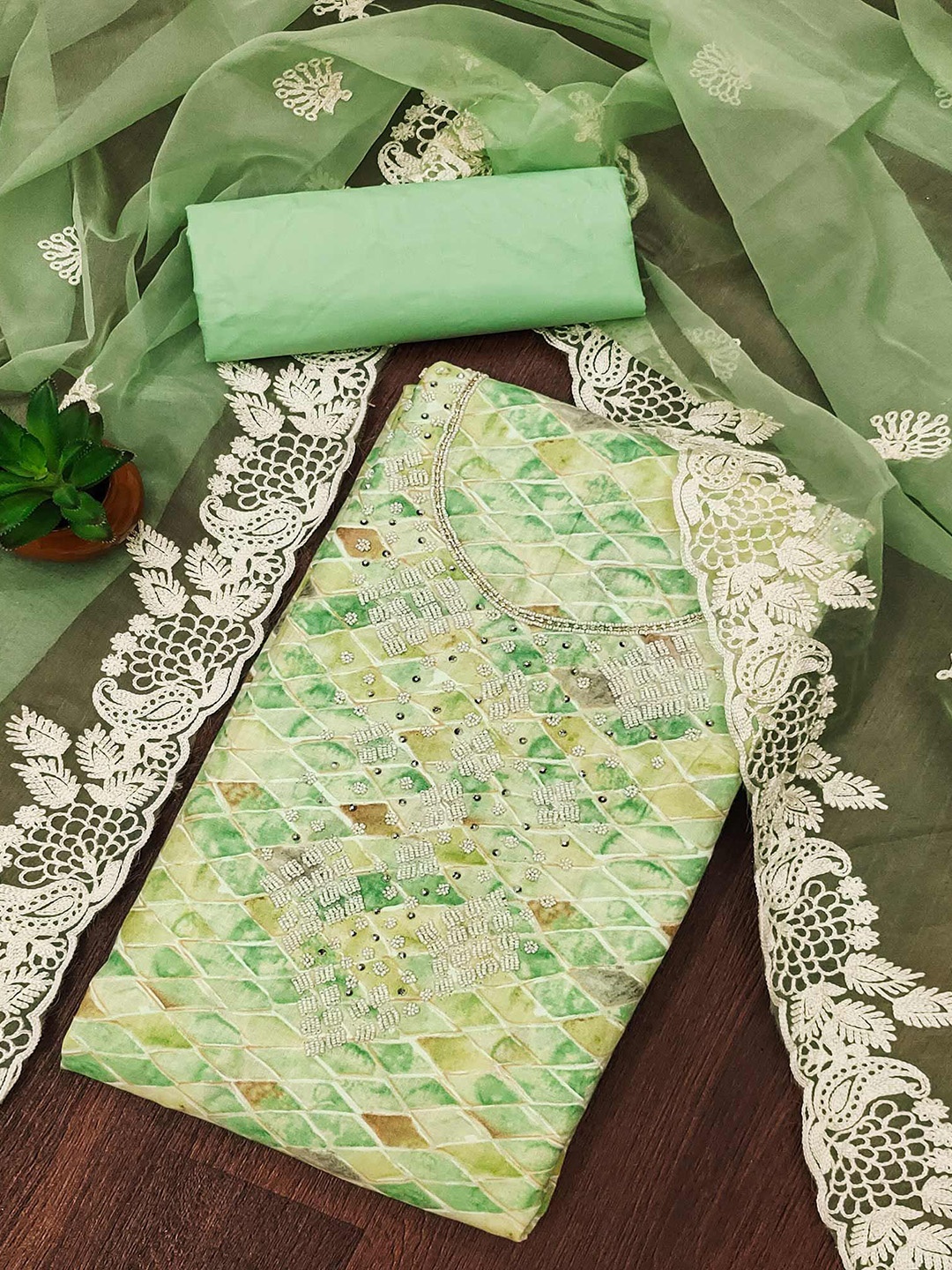 Peachmode Geometric Printed Beads & Stones Pure Cotton Unstitched Dress Material, Green
Peachmode Geometric Printed Beads & Stones Pure Cotton Unstitched Dress Material, Green