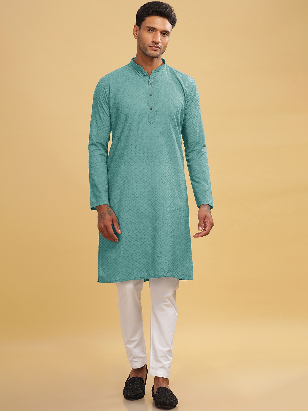 Anouk Geometric Thread Work Mandarin Collar Long Sleeves Cotton Straight Kurta, Sea green
Anouk Geometric Thread Work Mandarin Collar Long Sleeves Cotton Straight Kurta, Sea green