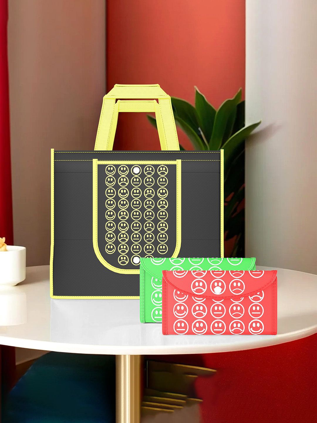 Kuber Industries Set of 3 Smiley Printed Lightweight Foldable & Reusable Shopping Bags, Black
Kuber Industries Set of 3 Smiley Printed Lightweight Foldable & Reusable Shopping Bags, Black