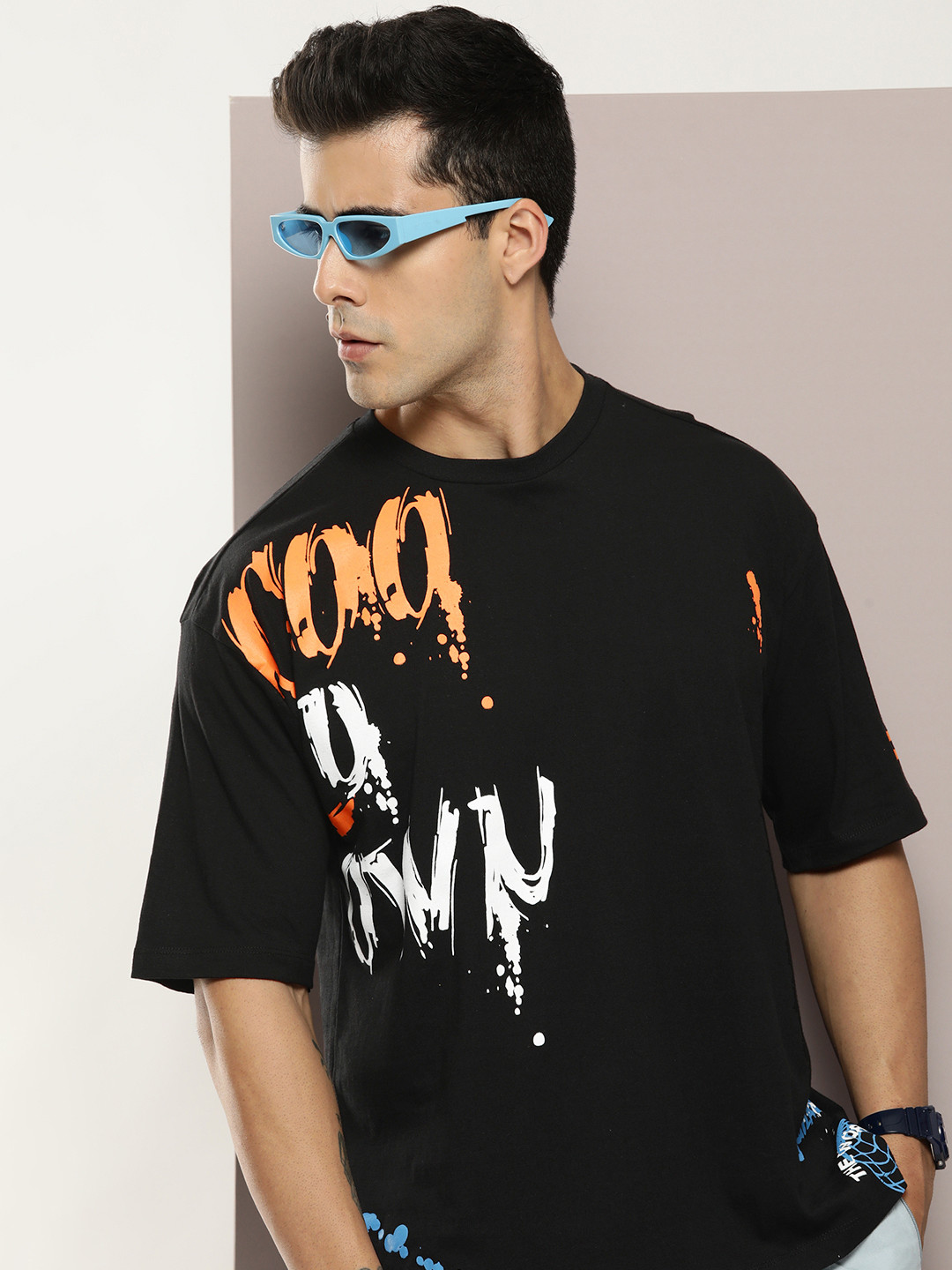 Kook N Keech Pure Cotton Graphic Printed Drop-Shoulder Sleeves Oversized T-shirt, Black
Kook N Keech Pure Cotton Graphic Printed Drop-Shoulder Sleeves Oversized T-shirt, Black