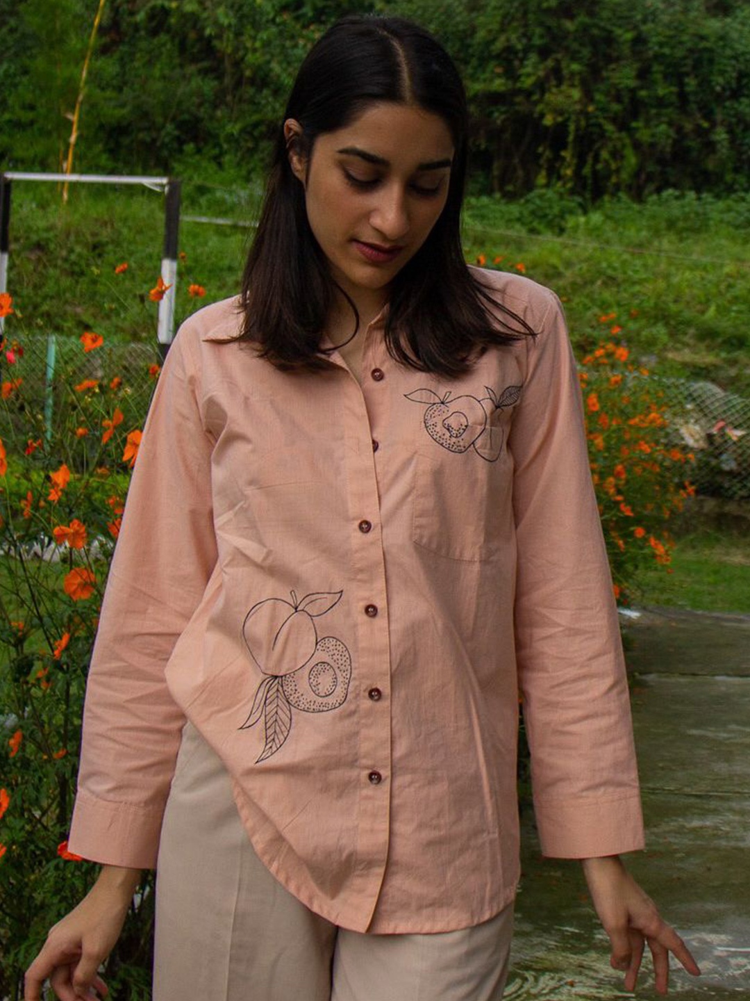 SPARROW Women Relaxed Cutaway Collar Abstract Printed Cotton Relaxed Fit Casual Shirt, Peach
SPARROW Women Relaxed Cutaway Collar Abstract Printed Cotton Relaxed Fit Casual Shirt, Peach