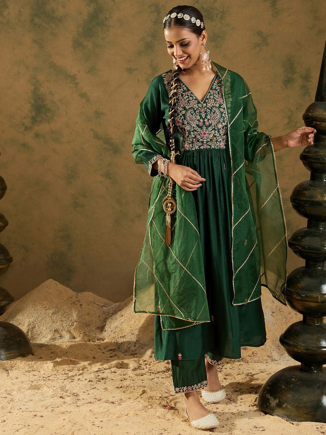 Indo Era Embroidered Zari Work Regular Sleeves A-line Shape V-Neck Liva Kurta Set, Green
Indo Era Embroidered Zari Work Regular Sleeves A-line Shape V-Neck Liva Kurta Set, Green