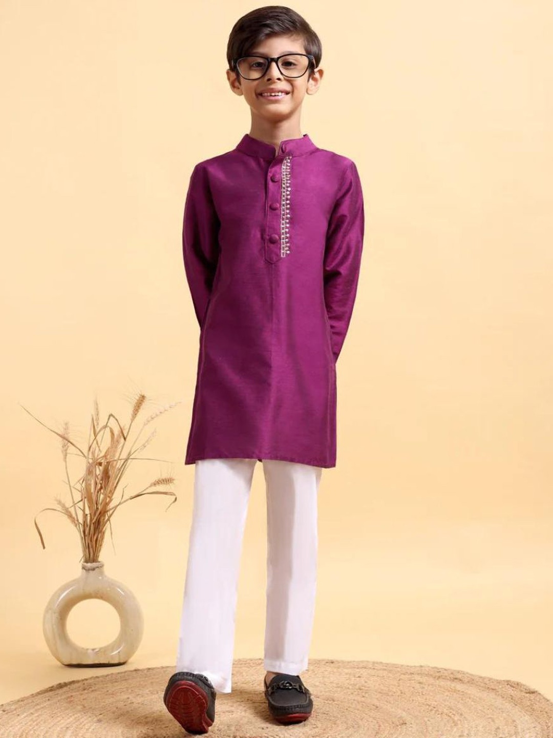 Mera Rang Boys Zari Work Mandarin Collar Cotton Silk Straight Kurta With Pyjama, Purple
Mera Rang Boys Zari Work Mandarin Collar Cotton Silk Straight Kurta With Pyjama, Purple