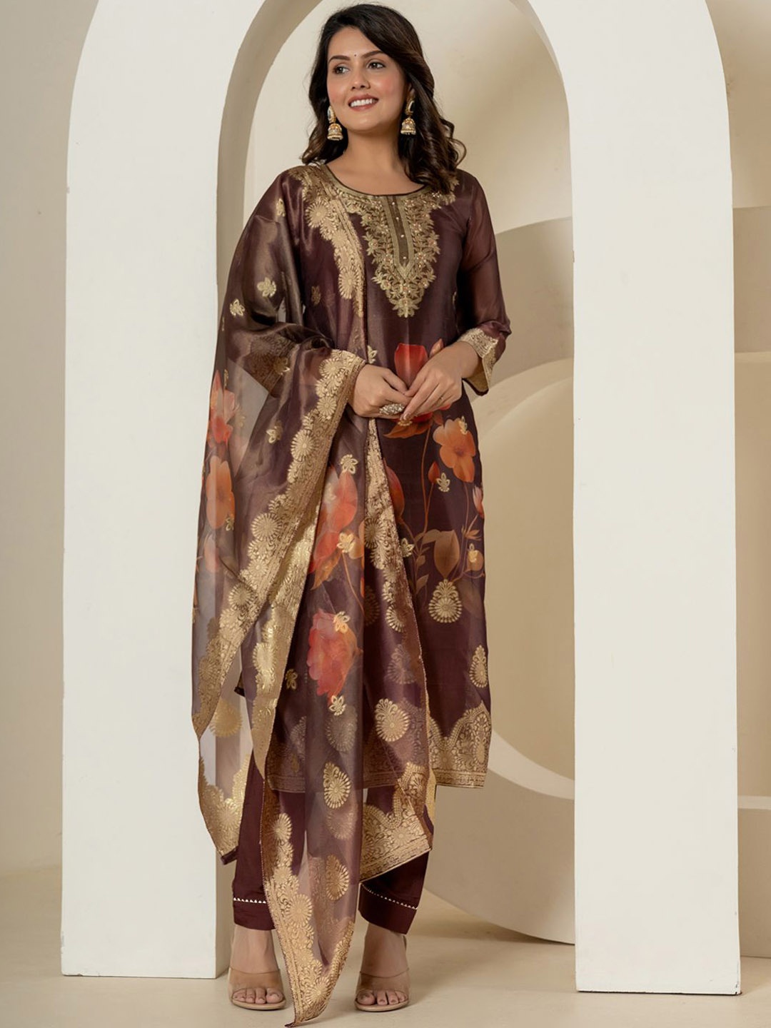 Yufta Floral Woven Design Round Neck Regular Gotta Patti Kurta with Trousers & Dupatta, Brown
Yufta Floral Woven Design Round Neck Regular Gotta Patti Kurta with Trousers & Dupatta, Brown