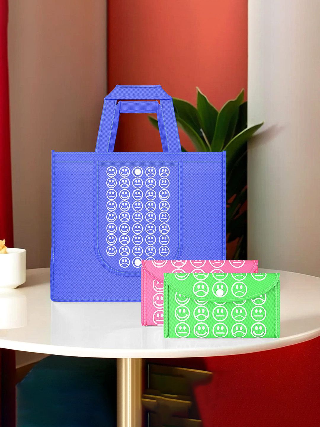 Kuber Industries Set of 3 Smiley Printed Lightweight Foldable & Reusable Shopping Bags, Blue
Kuber Industries Set of 3 Smiley Printed Lightweight Foldable & Reusable Shopping Bags, Blue