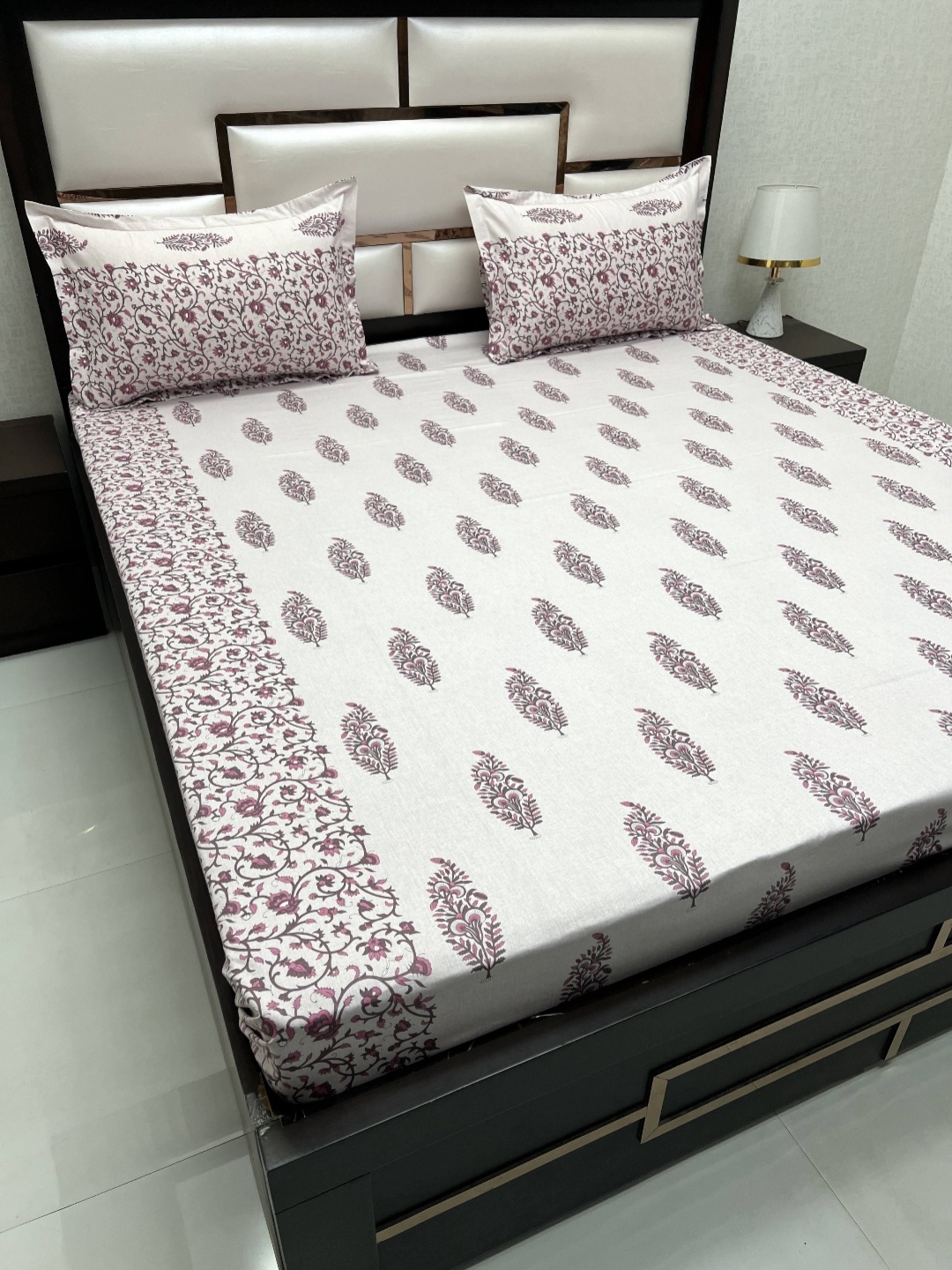 Pure Decor Royal Passion Pink & White Ethnic 380 TC Queen Bedsheet With 2 Pillow Covers
Pure Decor Royal Passion Pink & White Ethnic 380 TC Queen Bedsheet With 2 Pillow Covers