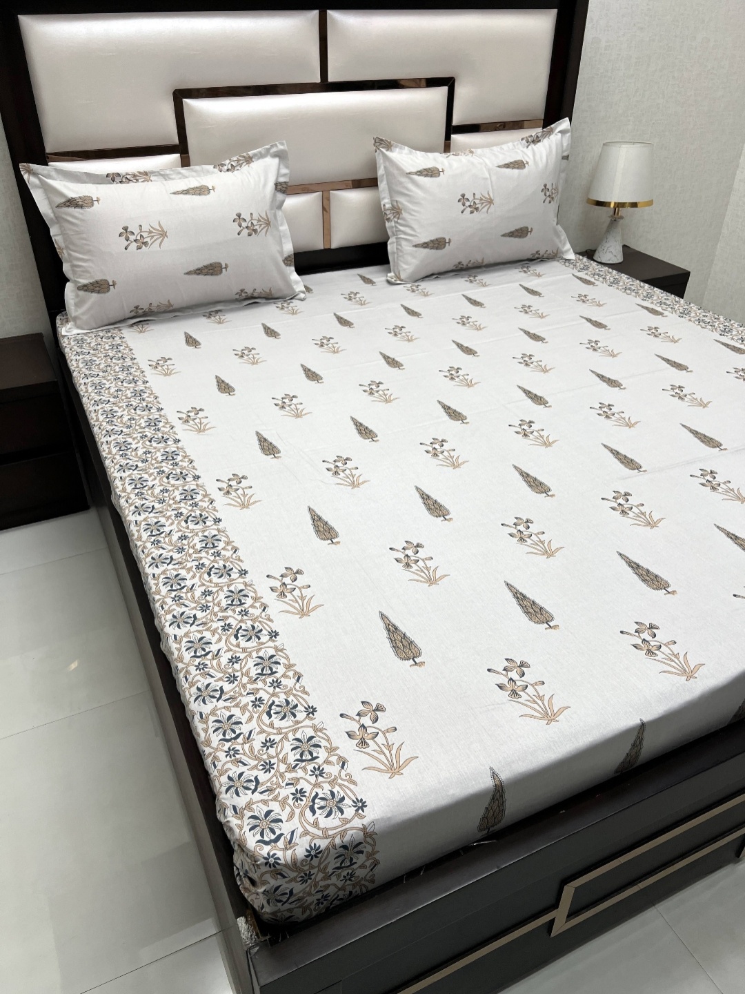 Pure Decor Royal Passion Grey & White Ethnic 380 TC Queen Bedsheet With 2 Pillow Covers
Pure Decor Royal Passion Grey & White Ethnic 380 TC Queen Bedsheet With 2 Pillow Covers