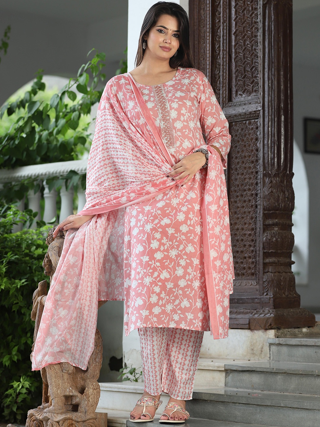G4Girl Floral Printed Mirror Work Pure Cotton Straight Kurta With Trousers & Dupatta, Peach
G4Girl Floral Printed Mirror Work Pure Cotton Straight Kurta With Trousers & Dupatta, Peach