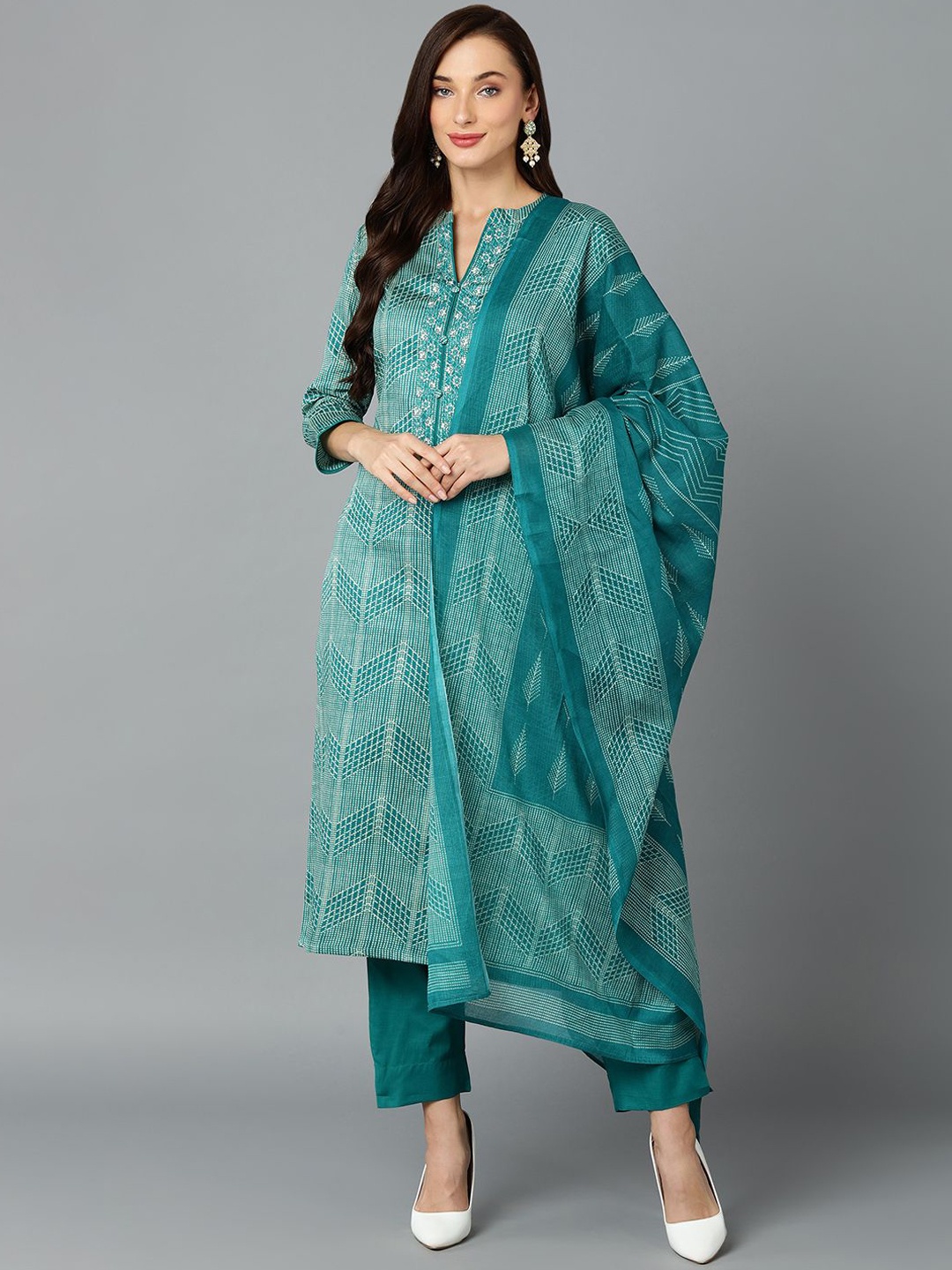 Anouk Chevron Printed Regular Thread Work Straight Kurta with Trousers & Dupatta, Green
Anouk Chevron Printed Regular Thread Work Straight Kurta with Trousers & Dupatta, Green