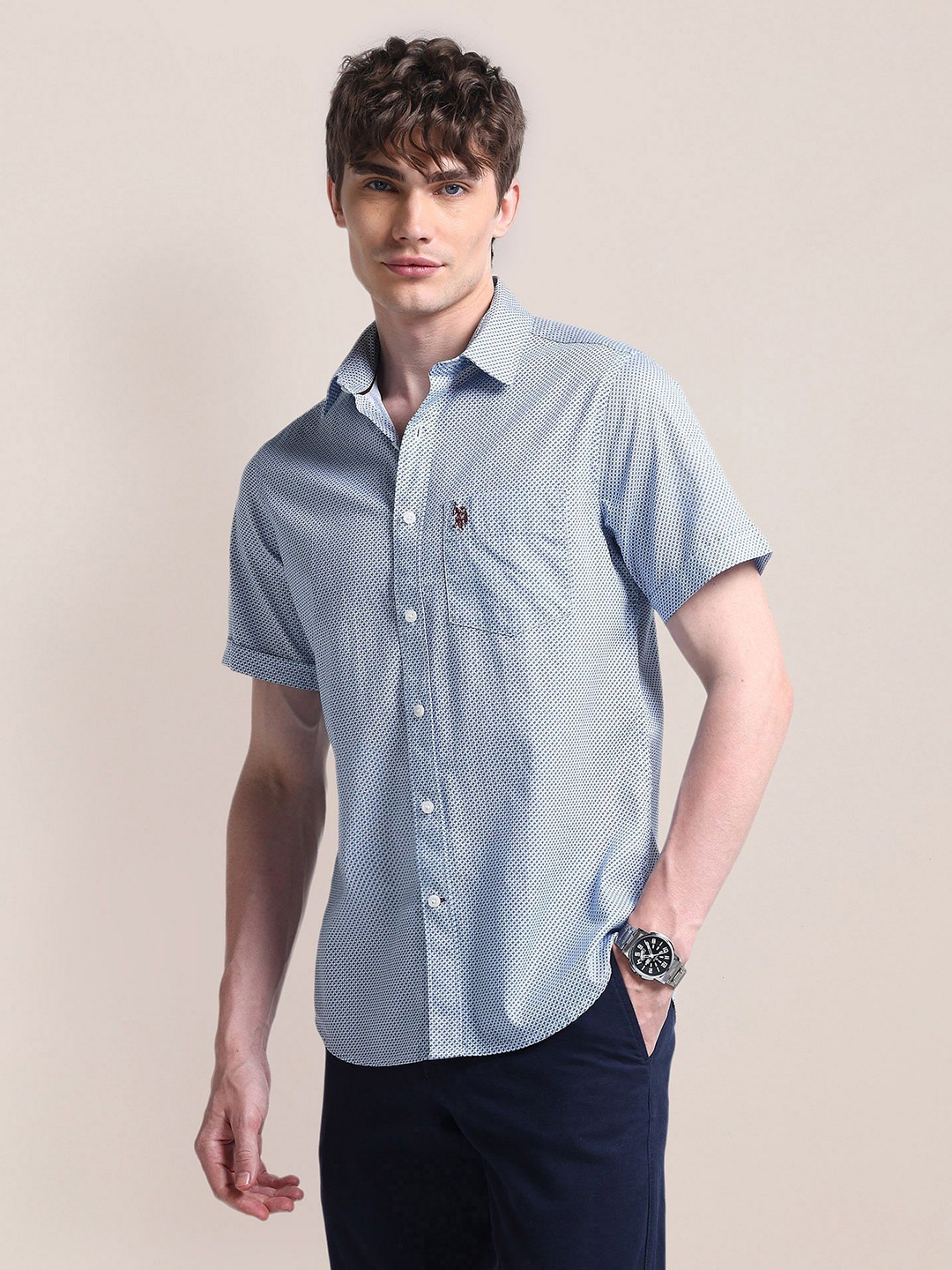 U.S. Polo Assn. Men Classic Cutaway Collar Micro Ditsy Printed Cotton Casual Shirt, Blue
U.S. Polo Assn. Men Classic Cutaway Collar Micro Ditsy Printed Cotton Casual Shirt, Blue