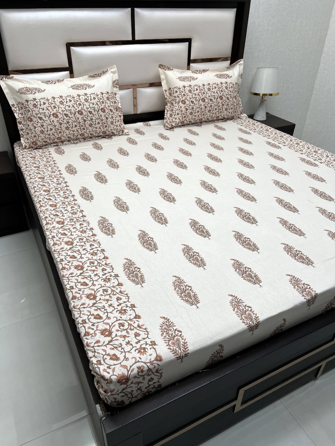 Pure Decor Royal Passion Peach Ethnic 380 TC Cotton Queen Bedsheet With 2 Pillow Covers, Cream
Pure Decor Royal Passion Peach Ethnic 380 TC Cotton Queen Bedsheet With 2 Pillow Covers, Cream