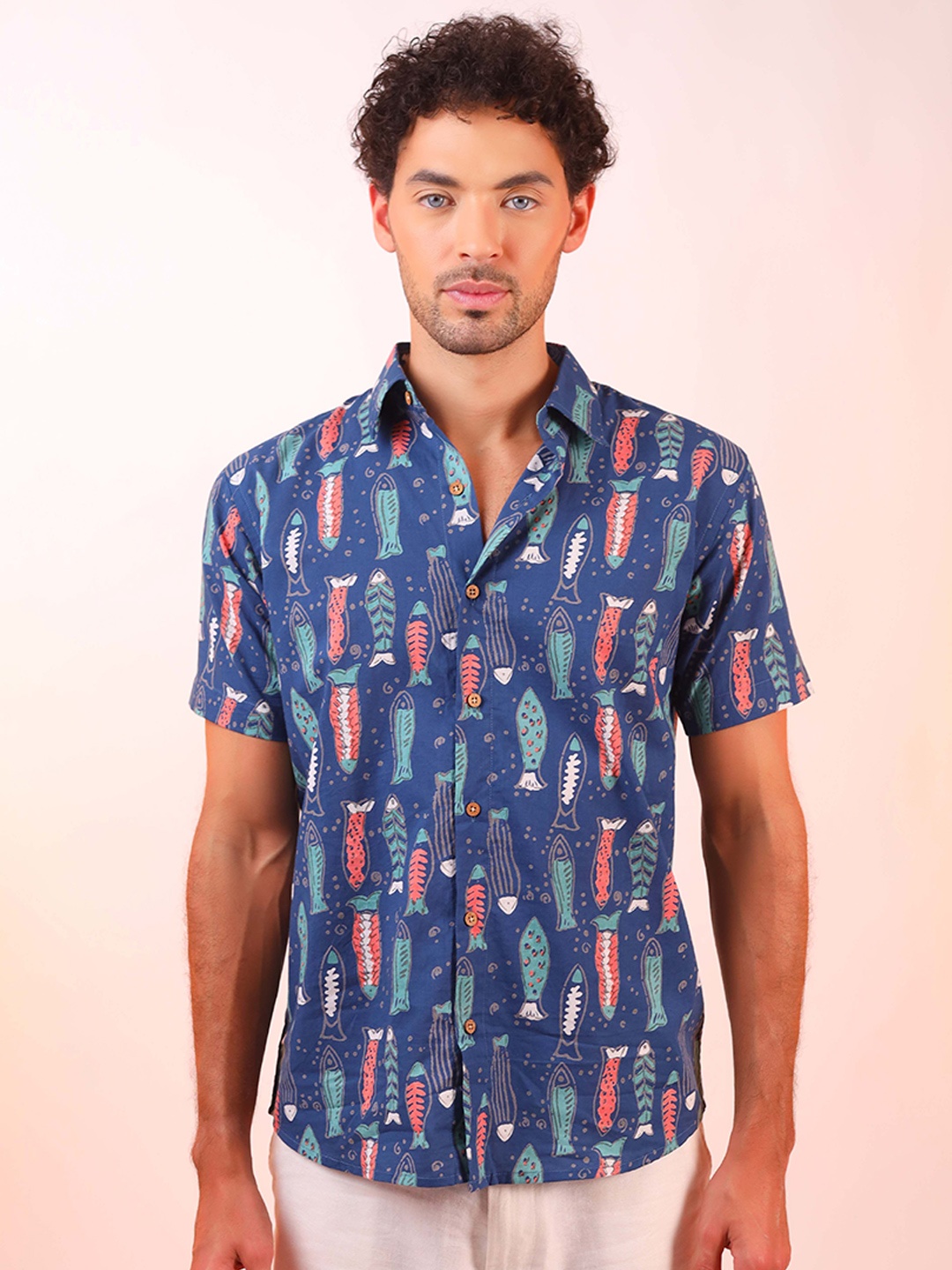 DALCHINII Men Relaxed Cutaway Collar Conversational Printed Cotton Casual Shirt, Blue
DALCHINII Men Relaxed Cutaway Collar Conversational Printed Cotton Casual Shirt, Blue