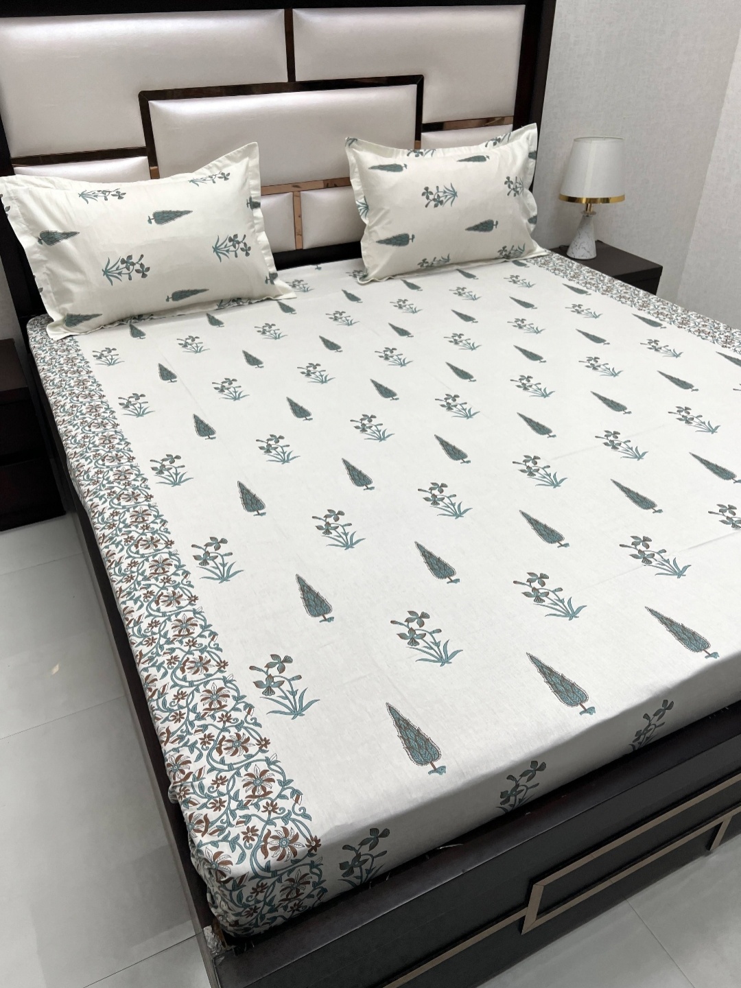 Pure Decor Royal Passion Green Floral 380 TC Cotton Queen Bedsheet With 2 Pillow Covers
Pure Decor Royal Passion Green Floral 380 TC Cotton Queen Bedsheet With 2 Pillow Covers