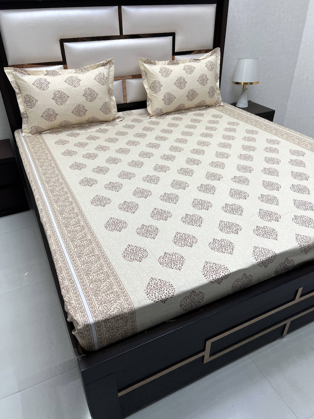 Pure Decor Royal Passion White Ethnic Motifs 350 TC Queen Bedsheet with 2 Pillow Covers, Yellow
Pure Decor Royal Passion White Ethnic Motifs 350 TC Queen Bedsheet with 2 Pillow Covers, Yellow
