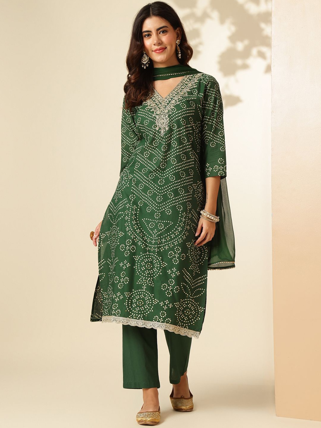 Anouk Women Bandhani Printed Regular Thread Work Pure Cotton Kurta with Trousers & With Dupatta, Green
Anouk Women Bandhani Printed Regular Thread Work Pure Cotton Kurta with Trousers & With Dupatta, Green