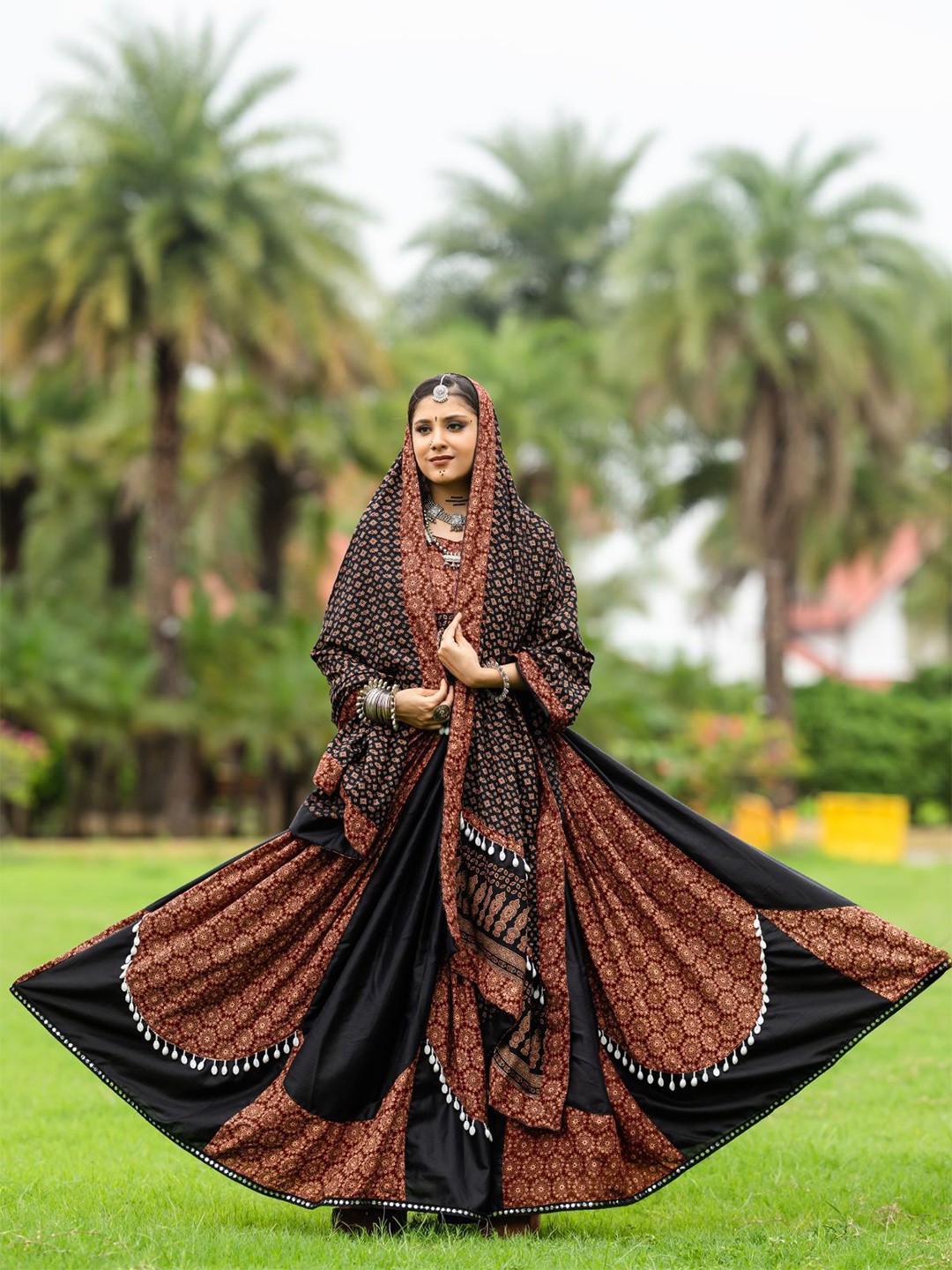 ODETTE Printed Mirror Work Cotton Ready to Wear Lehenga & Blouse With Dupatta, Black
ODETTE Printed Mirror Work Cotton Ready to Wear Lehenga & Blouse With Dupatta, Black
