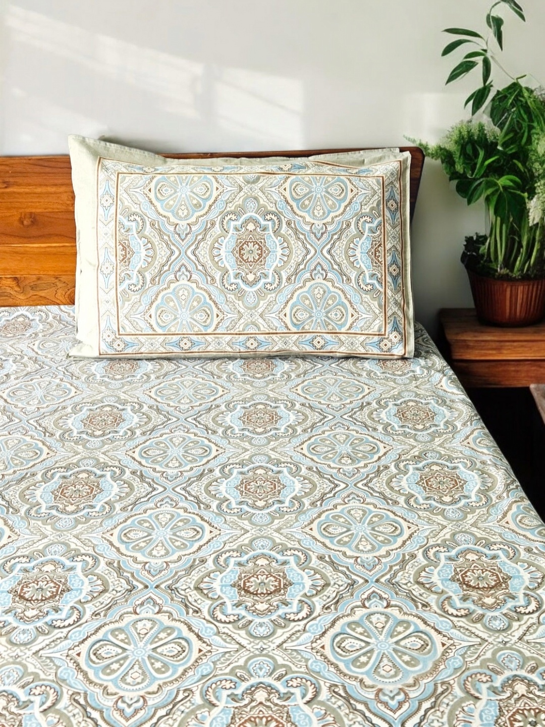 Feels Like Home Brown & Blue Ethnic Motifs 180 TC King Bedsheet with 2 Pillow Covers
Feels Like Home Brown & Blue Ethnic Motifs 180 TC King Bedsheet with 2 Pillow Covers