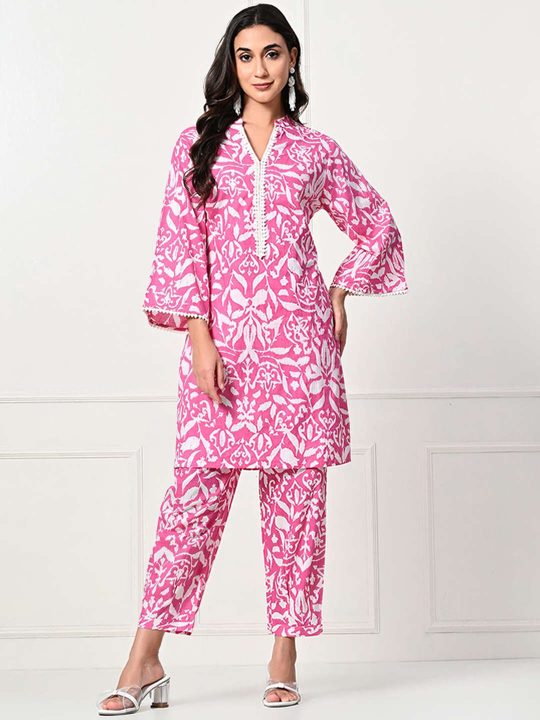 Laado - Pamper Yourself Floral Printed Regular Pure Cotton Tunic with Salwar, Pink
Laado - Pamper Yourself Floral Printed Regular Pure Cotton Tunic with Salwar, Pink