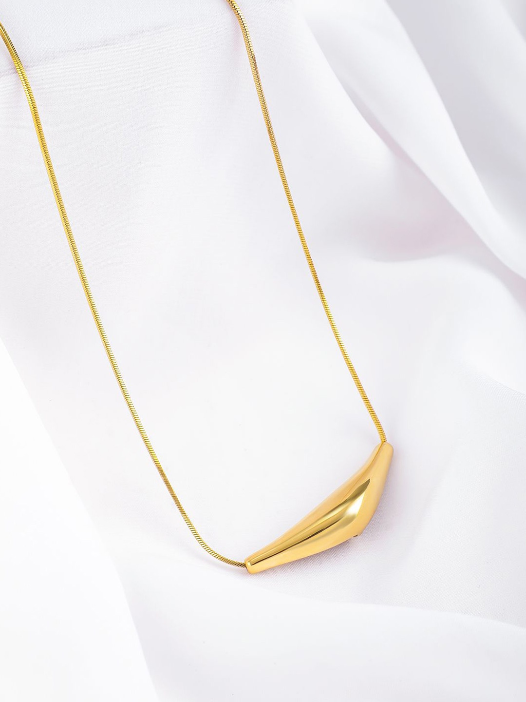 Rubans Voguish 18K Gold Plated Stainless Steel Tarnish-Free Waterproof Demi-Fine Necklace
Rubans Voguish 18K Gold Plated Stainless Steel Tarnish-Free Waterproof Demi-Fine Necklace