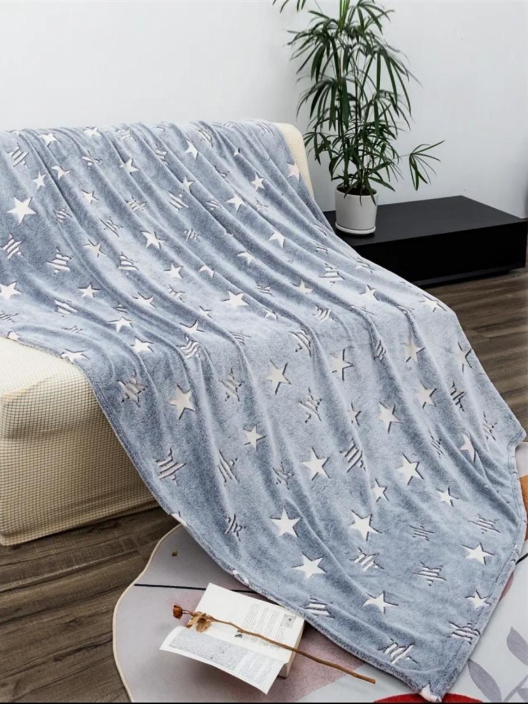 Butterthief Grey & White Cartoon Characters Fleece AC Room 210 GSM Single Bed Blanket
Butterthief Grey & White Cartoon Characters Fleece AC Room 210 GSM Single Bed Blanket