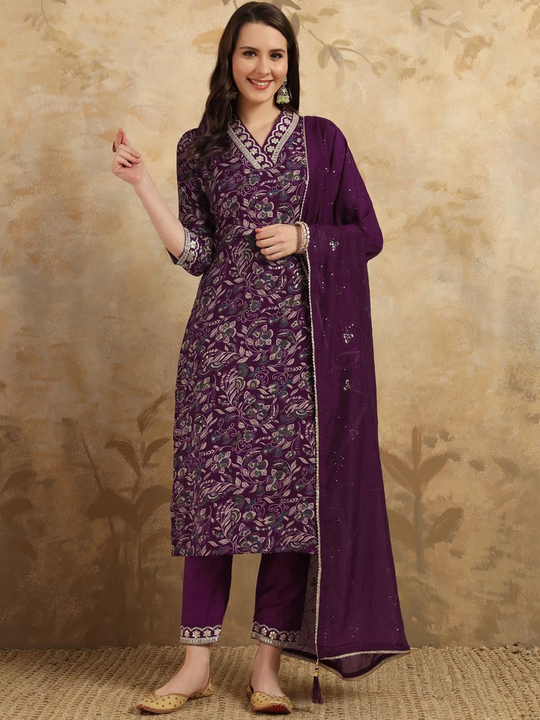 Growdamy Floral Printed Sequinned Chanderi Silk Kurta With Trousers & Dupatta, Purple
Growdamy Floral Printed Sequinned Chanderi Silk Kurta With Trousers & Dupatta, Purple