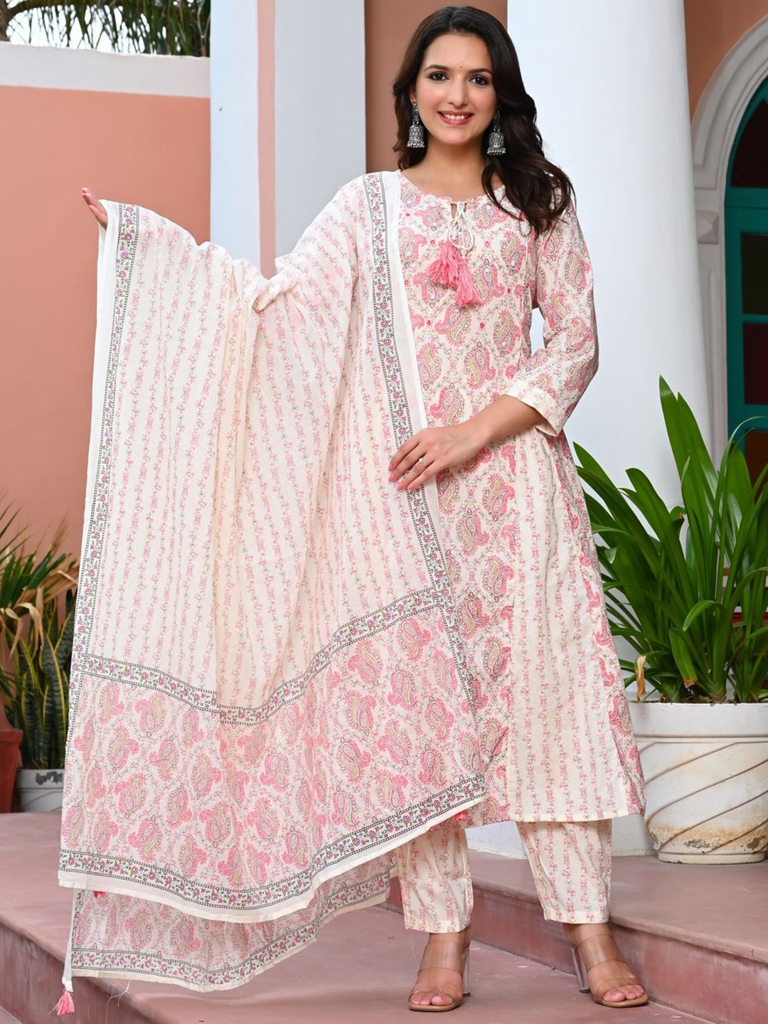 FrionKandy Women Ethnic Motifs Printed Regular Beads and Stones Pure Cotton Kurta with Trousers & With, Pink
FrionKandy Women Ethnic Motifs Printed Regular Beads and Stones Pure Cotton Kurta with Trousers & With, Pink
