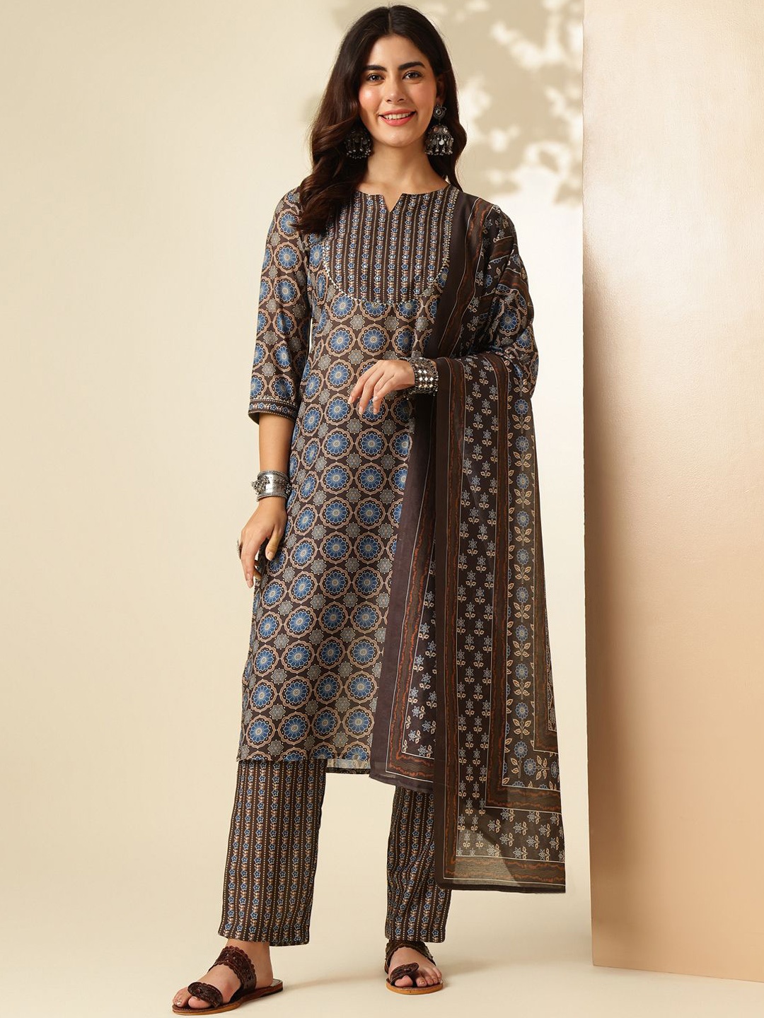 Anouk Women Floral Printed Regular Pure Cotton Kurta with Trousers & With Dupatta, Grey
Anouk Women Floral Printed Regular Pure Cotton Kurta with Trousers & With Dupatta, Grey