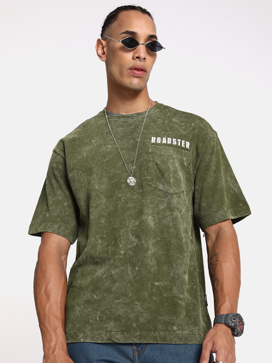 The Roadster Life Co. Pure Cotton Relaxed Fit Drop-Shoulder Sleeves Faded Pocket T-shirt, Green
The Roadster Life Co. Pure Cotton Relaxed Fit Drop-Shoulder Sleeves Faded Pocket T-shirt, Green