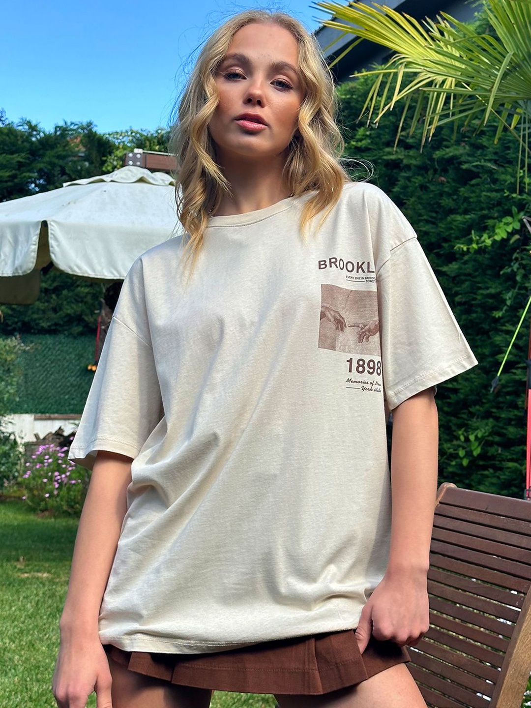Trend Alacati stili Women Printed Henley Neck Drop-Shoulder Sleeves Applique T-shirt, Na
Trend Alacati stili Women Printed Henley Neck Drop-Shoulder Sleeves Applique T-shirt, Na