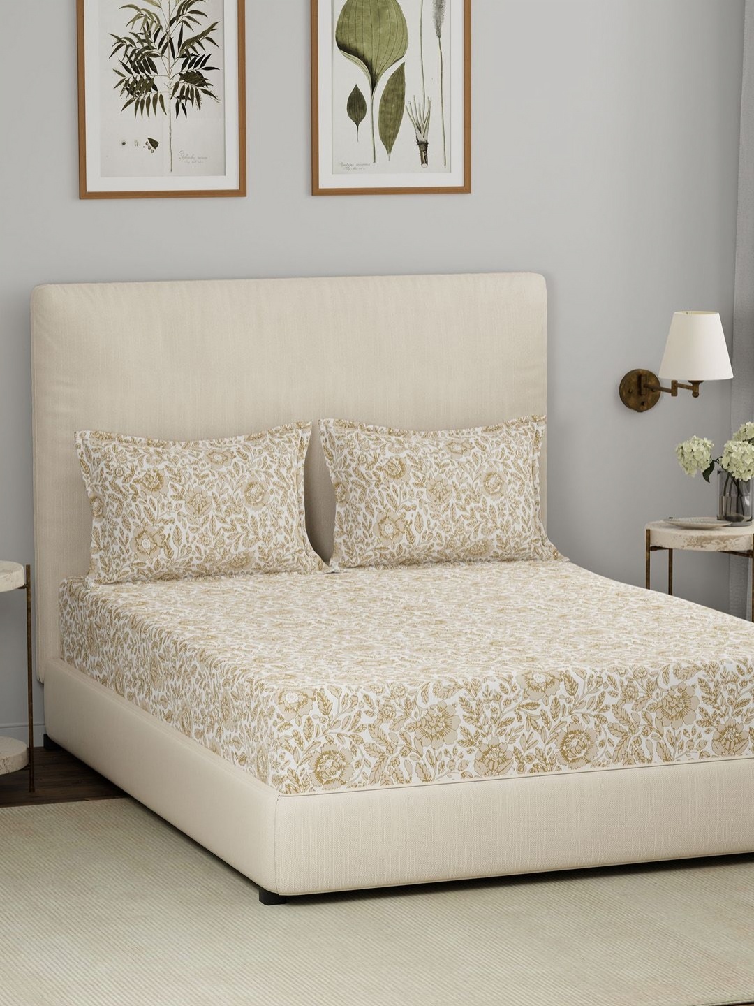 MASPAR Eclectic Garden Gold Toned & White Printed 144TC Cotton Queen Fitted Bedsheet Set
MASPAR Eclectic Garden Gold Toned & White Printed 144TC Cotton Queen Fitted Bedsheet Set