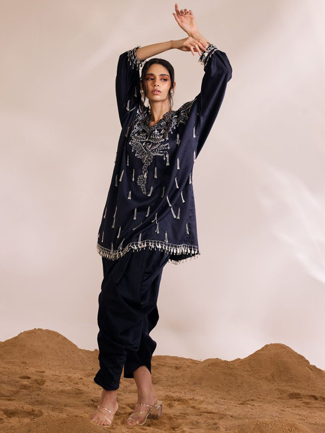 DIVYA AGGARWAL Floral Embroidered Beads and Stones Chanderi Silk Kaftan Kurti & Dhoti Pant, Navy blue
DIVYA AGGARWAL Floral Embroidered Beads and Stones Chanderi Silk Kaftan Kurti & Dhoti Pant, Navy blue