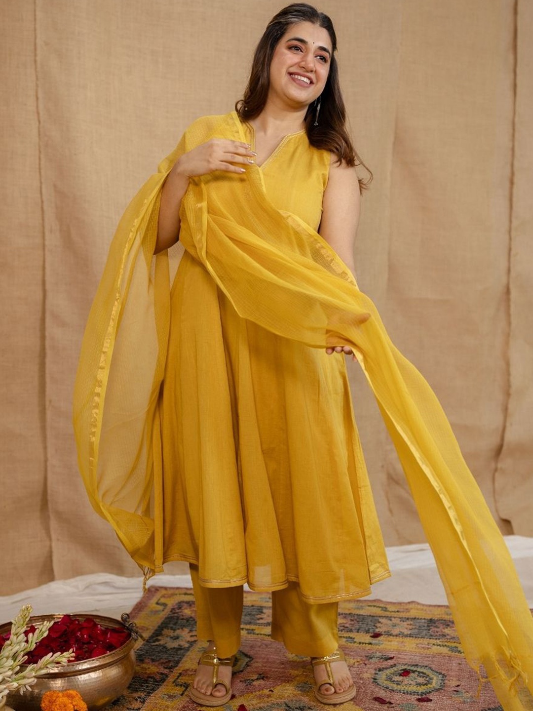 THE INDIAN ETHNIC CO Regular MulMul Pure Cotton Kurta With Trousers & Dupatta, Yellow
THE INDIAN ETHNIC CO Regular MulMul Pure Cotton Kurta With Trousers & Dupatta, Yellow