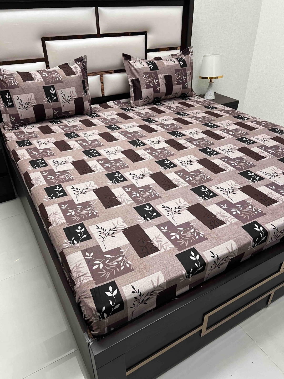 Pure Decor Passion Fur Purple Geometric 300TC Cotton Queen Bedsheet with 2 Pillow Covers
Pure Decor Passion Fur Purple Geometric 300TC Cotton Queen Bedsheet with 2 Pillow Covers