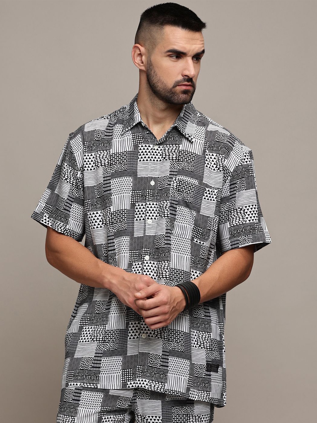The Roadster Lifestyle Co. Men Premium Cutaway Collar Abstract Printed Cotton Casual Shirt, Black
The Roadster Lifestyle Co. Men Premium Cutaway Collar Abstract Printed Cotton Casual Shirt, Black