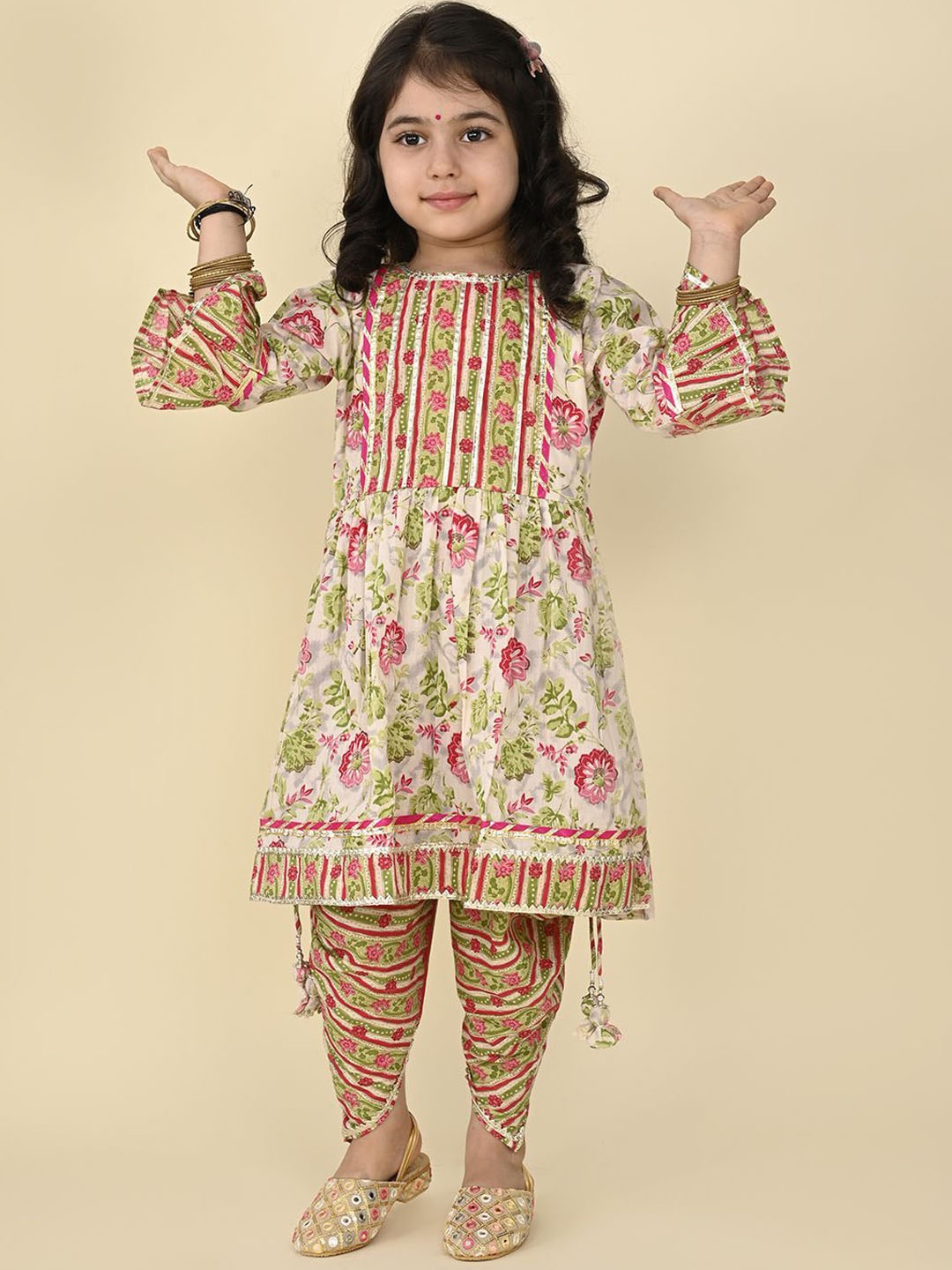 LIL PITAARA Girls Floral Printed Round Neck Bell Sleeves Cotton A-Line Kurta & Dhoti Pants, Cream
LIL PITAARA Girls Floral Printed Round Neck Bell Sleeves Cotton A-Line Kurta & Dhoti Pants, Cream
