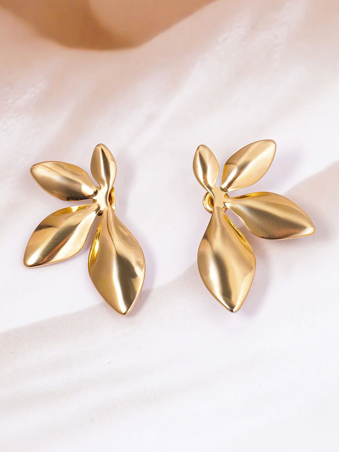 Rubans 18K Gold Plated Stainless Steel Tarnish-Free Waterproof Demi-Fine Leaf Shape Studs
Rubans 18K Gold Plated Stainless Steel Tarnish-Free Waterproof Demi-Fine Leaf Shape Studs