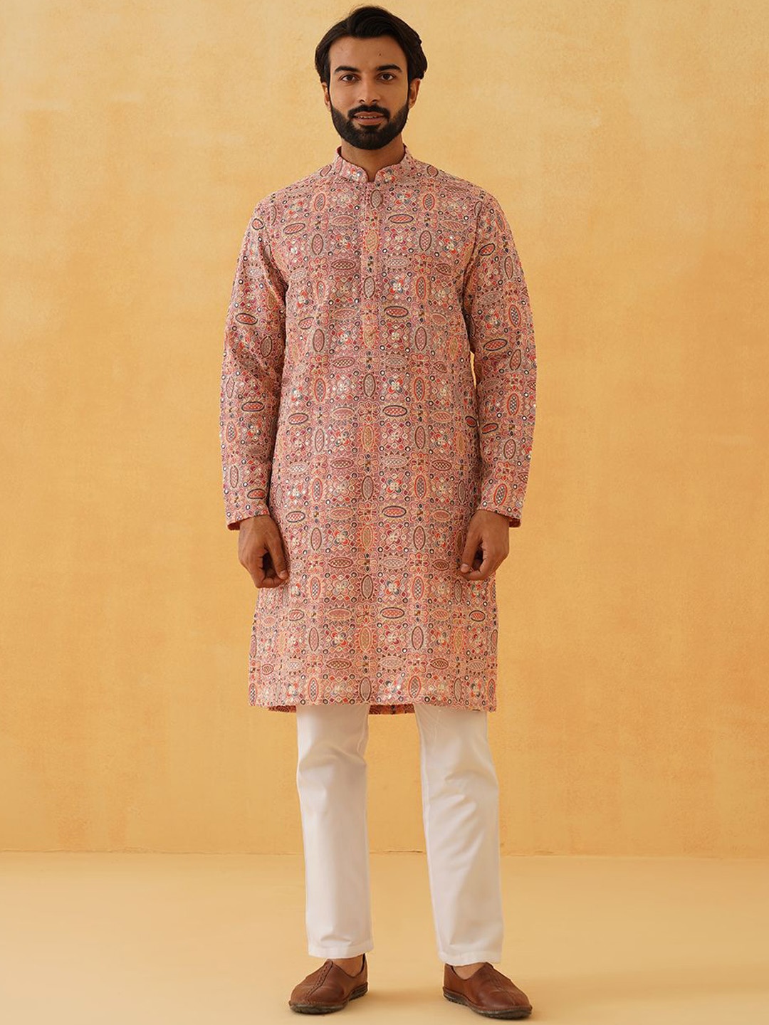 SOJANYA LUXE Floral Kashmiri Embroidered Sequinned Georgette Straight Kurta With Trousers, Peach
SOJANYA LUXE Floral Kashmiri Embroidered Sequinned Georgette Straight Kurta With Trousers, Peach