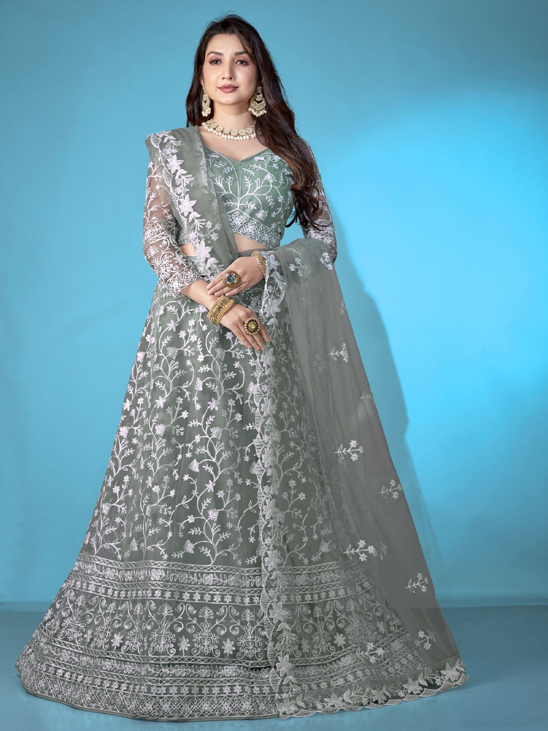 VARNI FABRICS Embroidered Semi-Stitched Lehenga & Unstitched Blouse With Dupatta, Green
VARNI FABRICS Embroidered Semi-Stitched Lehenga & Unstitched Blouse With Dupatta, Green