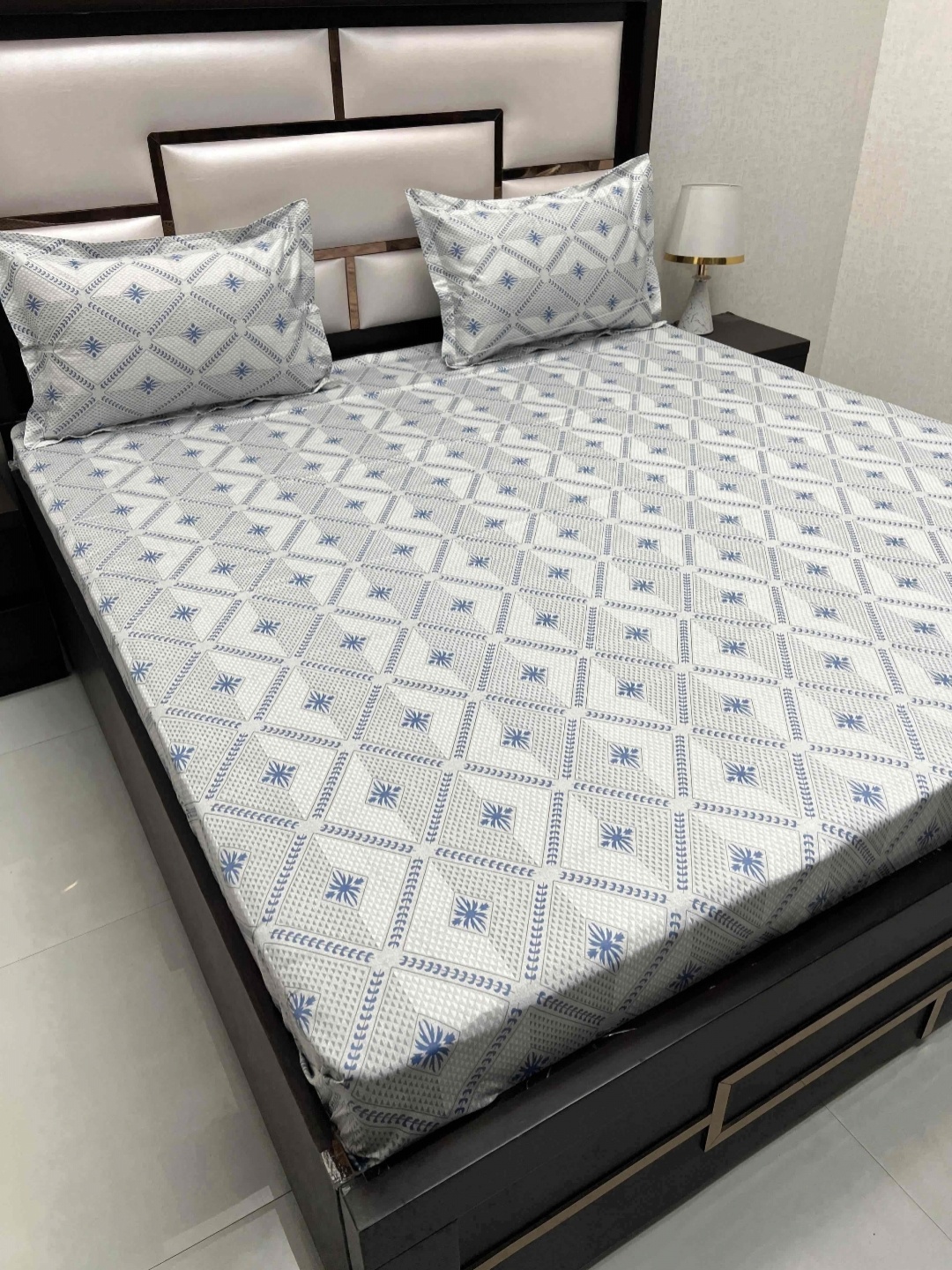 Pure Decor Royal Passion Blue Printed 400 TC Pure Cotton Queen Bedsheet & 2 Pillow Covers
Pure Decor Royal Passion Blue Printed 400 TC Pure Cotton Queen Bedsheet & 2 Pillow Covers