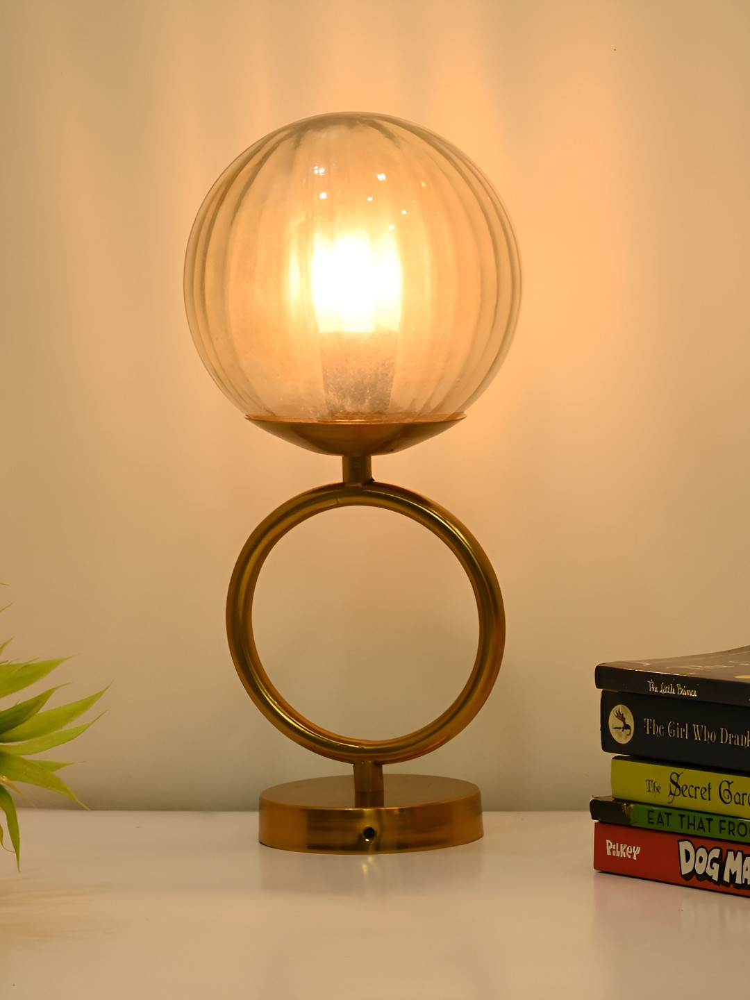 Afast Grey & Gold Toned Traditional Spherical Glass Table Lamp With Adjustable Cord
Afast Grey & Gold Toned Traditional Spherical Glass Table Lamp With Adjustable Cord