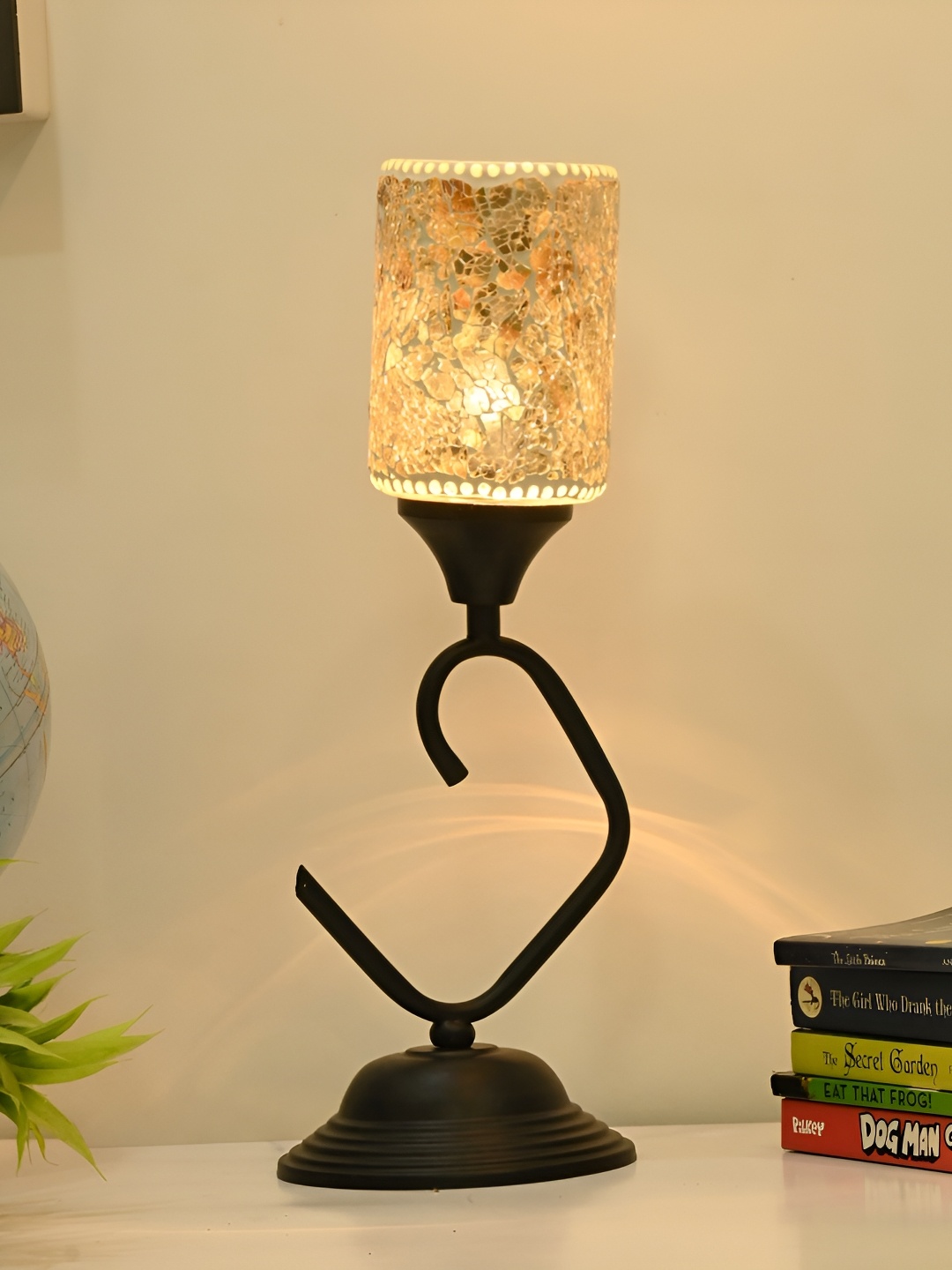 Afast White & Blue Textured Traditional Cylindrical Glass Table Lamp With Adjustable Cord
Afast White & Blue Textured Traditional Cylindrical Glass Table Lamp With Adjustable Cord