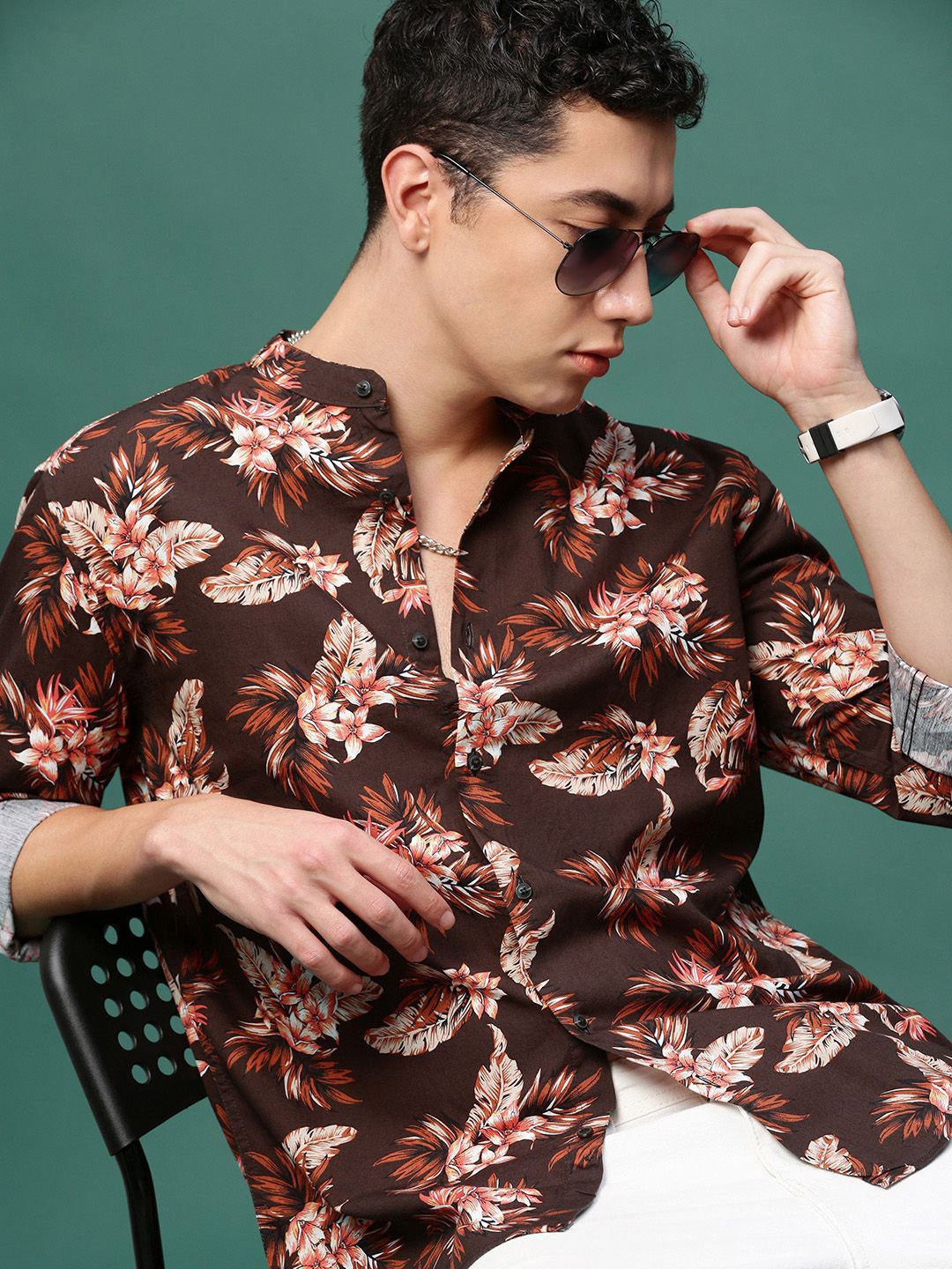 SHOWOFF Men Standard Slim Fit Floral Opaque Printed Casual Shirt, Brown
SHOWOFF Men Standard Slim Fit Floral Opaque Printed Casual Shirt, Brown