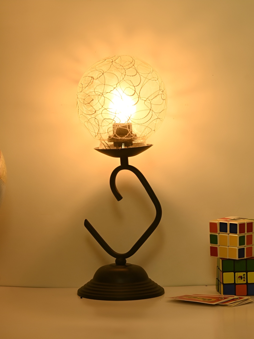 Afast White & Black Printed Traditional Spherical Glass Table Lamp With Adjustable Cord
Afast White & Black Printed Traditional Spherical Glass Table Lamp With Adjustable Cord