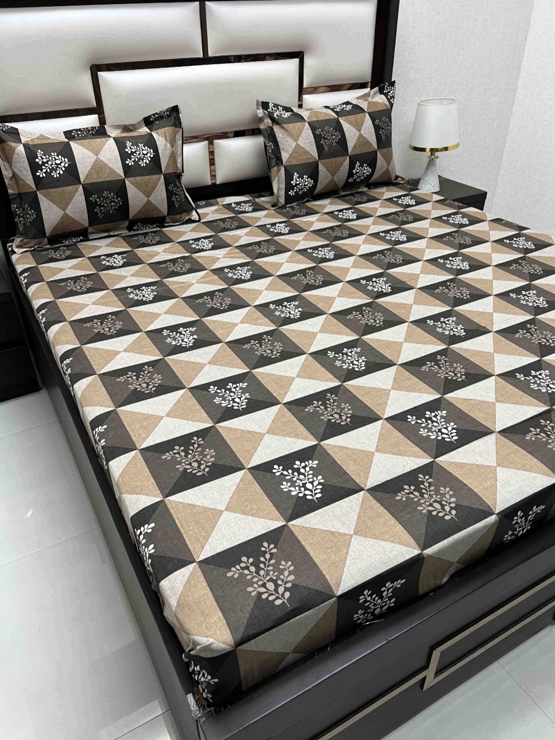Pure Decor Velar Sib Brown Geometric 380 TC Pure Cotton King Bedsheet With 2 Pillow Covers
Pure Decor Velar Sib Brown Geometric 380 TC Pure Cotton King Bedsheet With 2 Pillow Covers